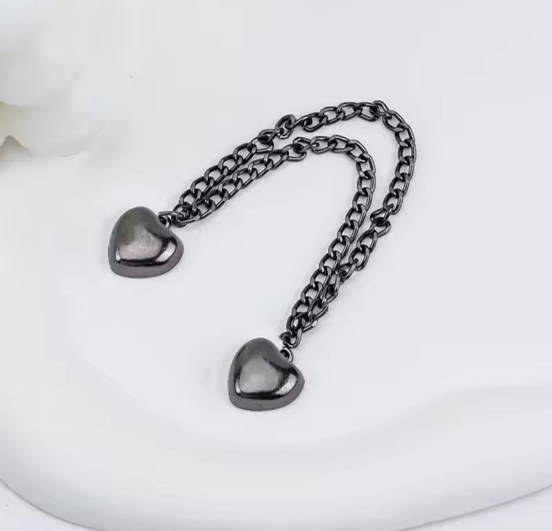Black magnetic clothes clip